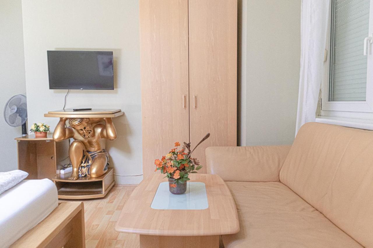 Exquisite Shared Villa - Your Private Room In This Beautiful Home Wien Exterior foto